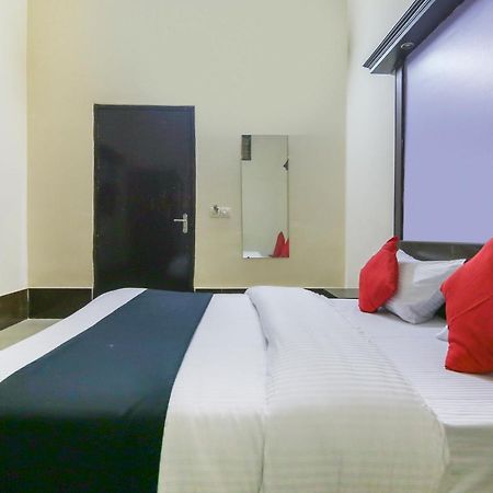 Capital O 68148 Hotel Shree Jee Palace Ghaziabad Eksteriør billede