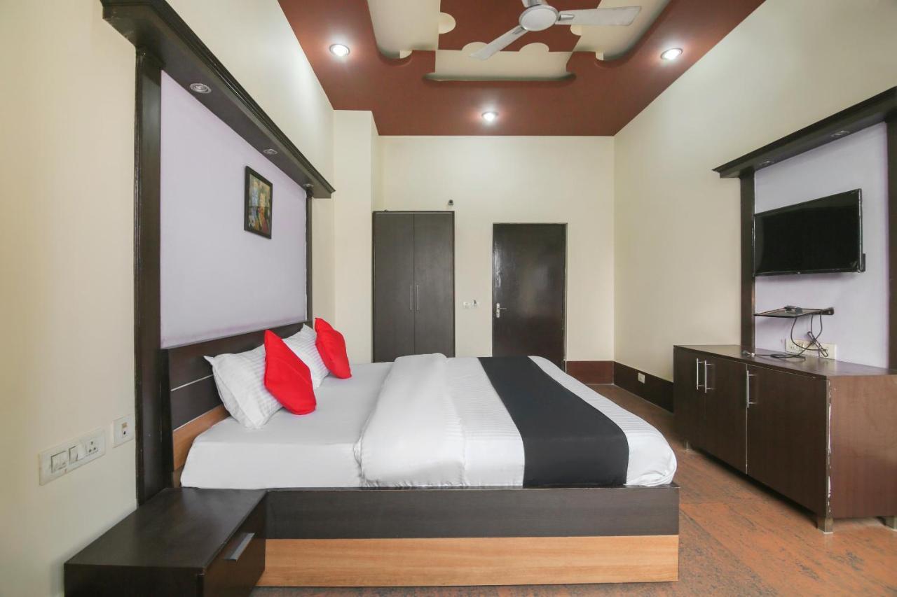 Capital O 68148 Hotel Shree Jee Palace Ghaziabad Eksteriør billede