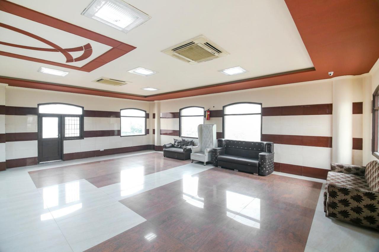 Capital O 68148 Hotel Shree Jee Palace Ghaziabad Eksteriør billede