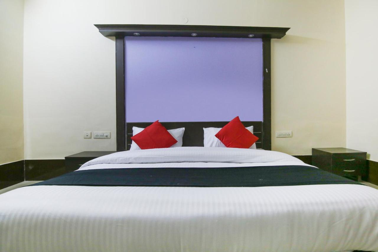 Capital O 68148 Hotel Shree Jee Palace Ghaziabad Eksteriør billede